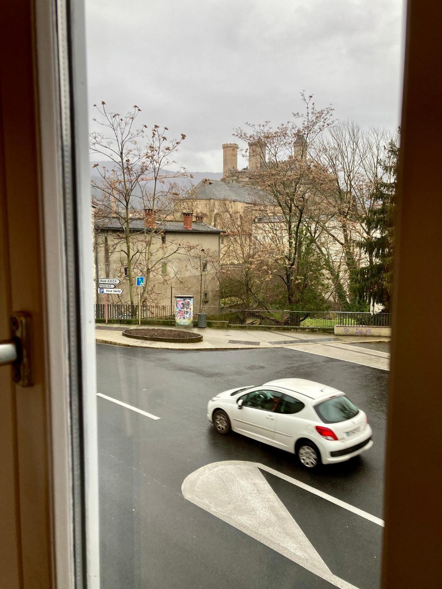 Aux 4 Logis Appart-Hotel - Studio Le Terra - Petit Dejeuner Inclus 1Ere Nuit Foix Ngoại thất bức ảnh